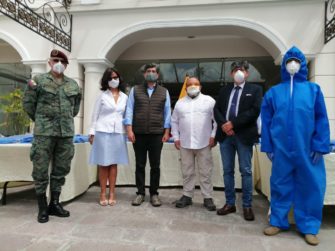 Plan Binacional, Capítulo Ecuador entregó a Cancillería trajes de bioseguridad
