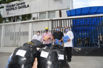 Donación de trajes de bioseguridad al Hospital General Teófilo Dávila, de Machala